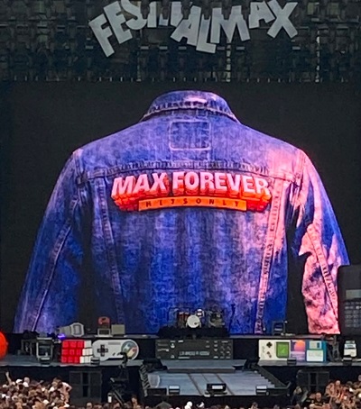 Max Pezzali conquista Messina: non un semplice concerto ma una vera e propria macchina del tempo